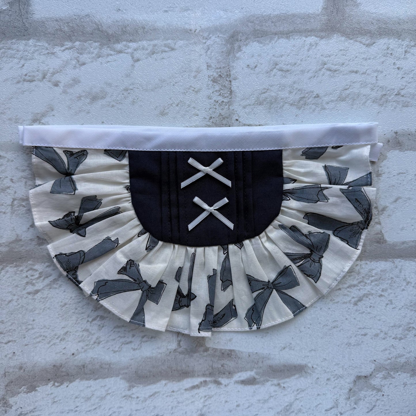 クラシカルリボンブラウス風ビブ