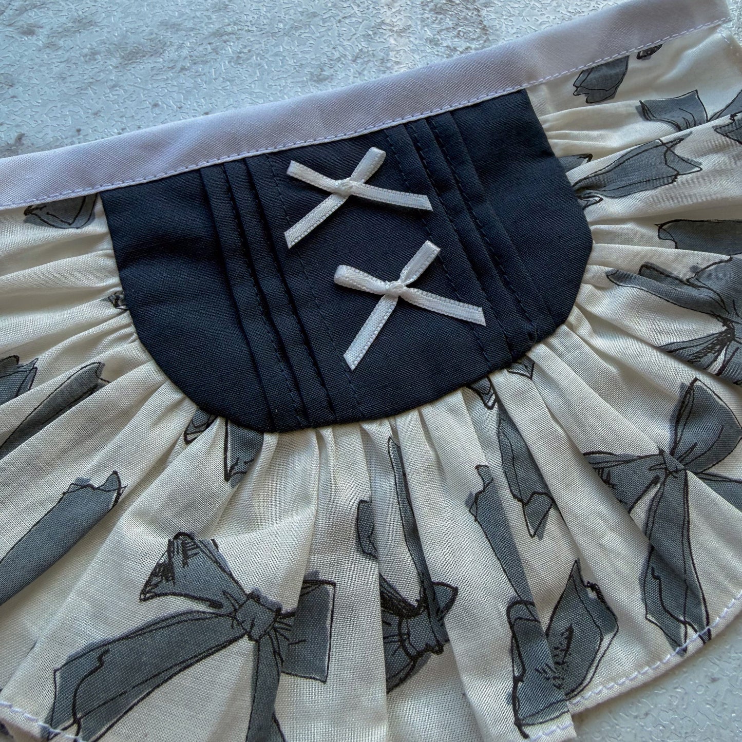 クラシカルリボンブラウス風ビブ